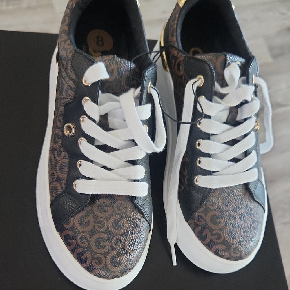 GBG Los Angeles White and Black Sneakers with Geometric Pattern